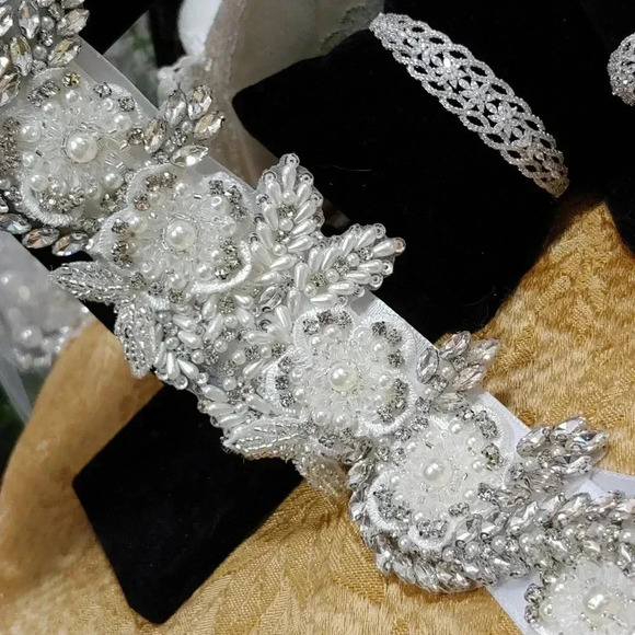 8pc. Unique One-Of-A-Kind Tiara Bridal Package with everything you need - Picture 10 of 17